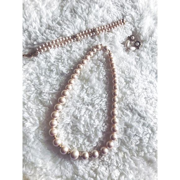 Pearl/Diamond/Gold Necklace set - Picture 2 of 2